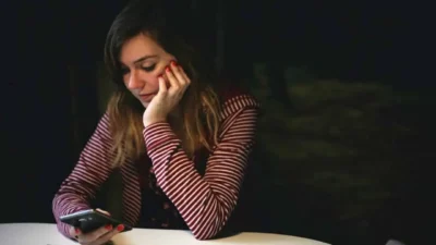 Disadvantages & Advantages of Social Media On Mental Health