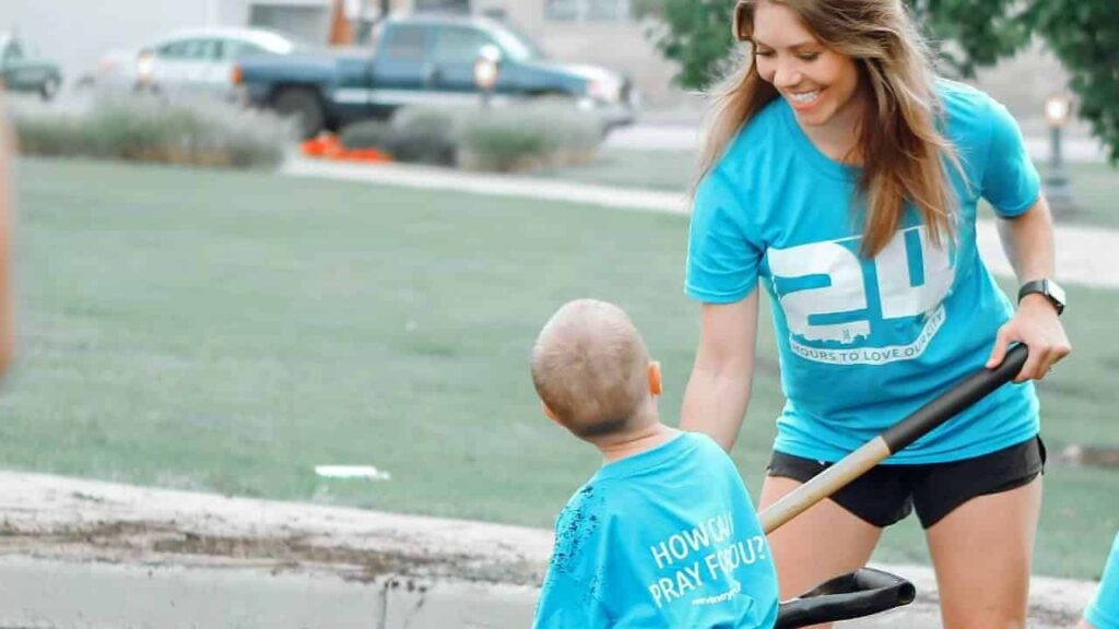 helping-makes-us-happy