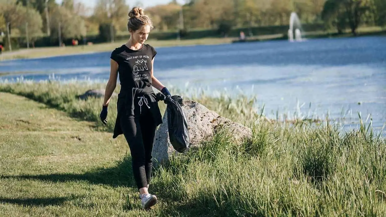Elaine O'Brien's Positive Movement For Flourishing Lives 3 The Happiness Blog Plogging - Picking up litter while jogging or walking-1280x720.webp