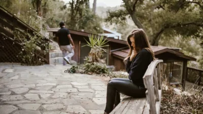 Surviving Toxic Love: 4 Stages of Narcissistic Relationship