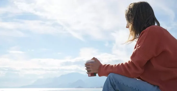 How To Cut Off Toxic Friends (And How To Hold Up After)