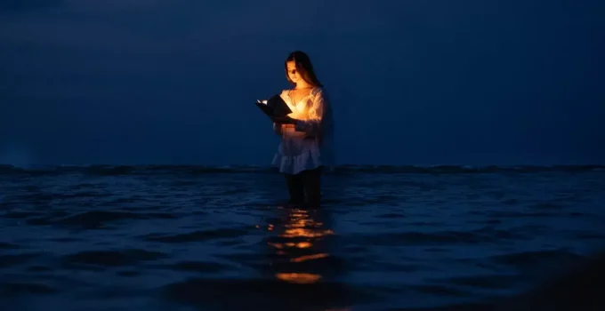 7 Books On Loneliness: For The Alone Ones During Holidays