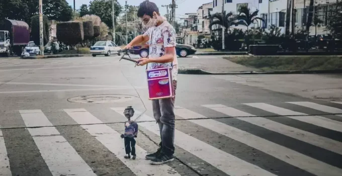 How To Spot A Machiavellian Person In A Room?