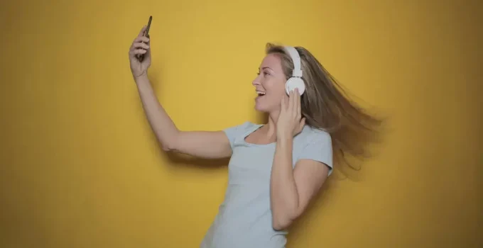 75+ Songs About Narcissism And Self-Obsessed People