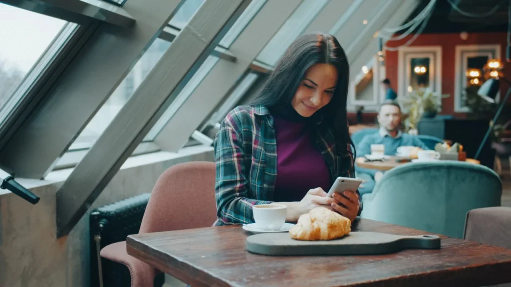 is checking your partner's phone a relationship red flag